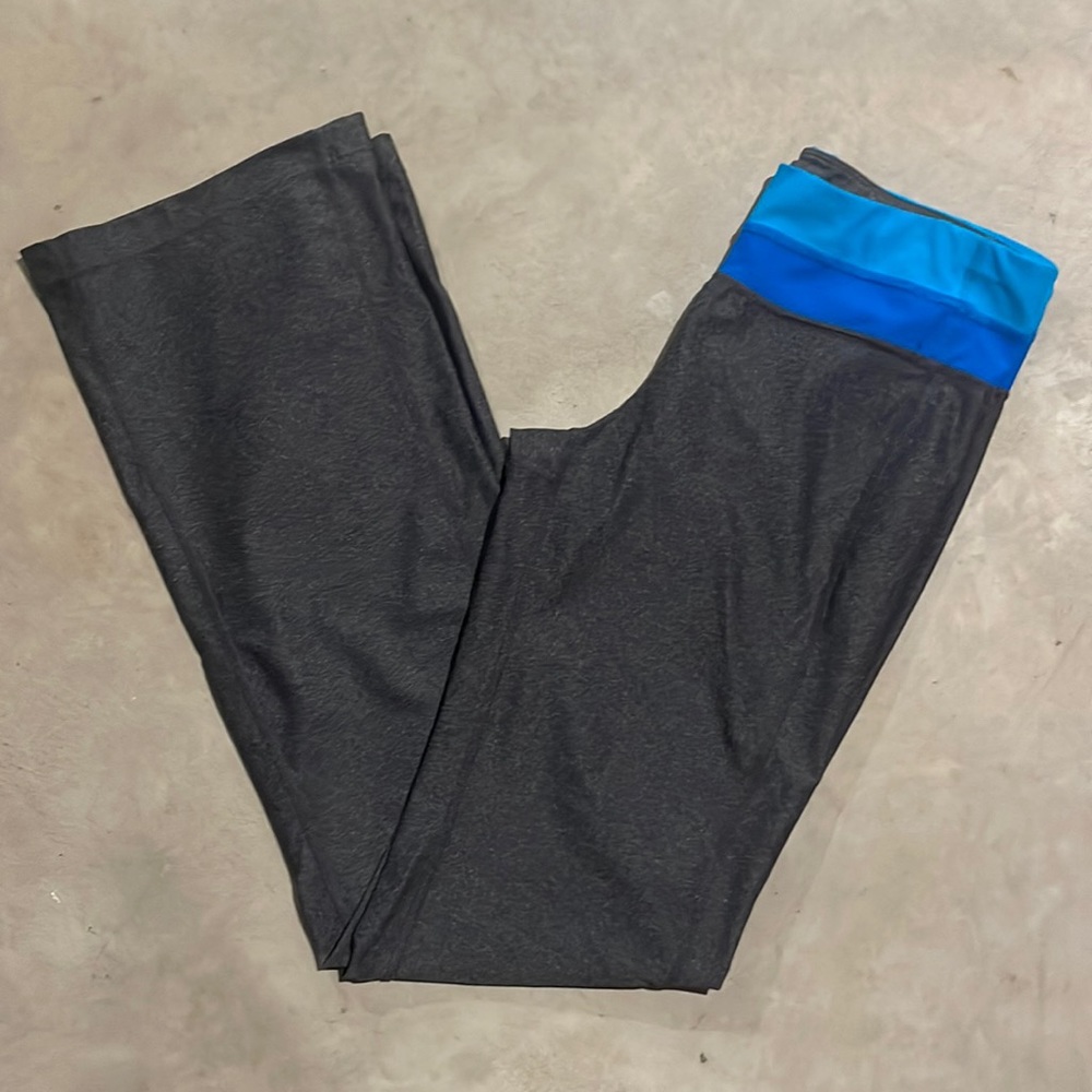 Woman’s Reversible Yogo Pants